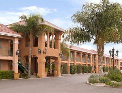 Merced Inn & Suites Exteriör bild