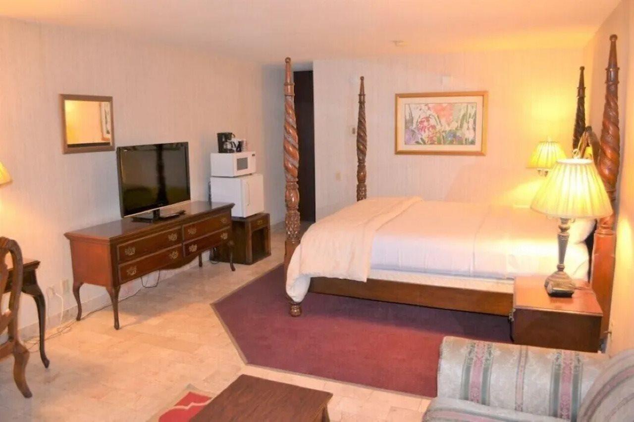 Merced Inn & Suites Exteriör bild